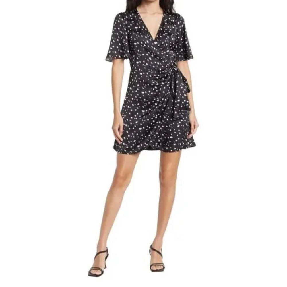 Socialite Flutter Sleeve Wrap Dress In Black/ White Print, Size Small NWOT